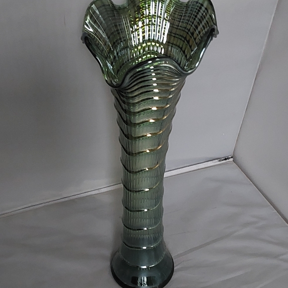 IMPERIAL GREEN/ LIME GREEN ANTIQUE RIPPLE CARNIVAL FUNERAL SIZE GLASS VASE - Picture 4 of 9